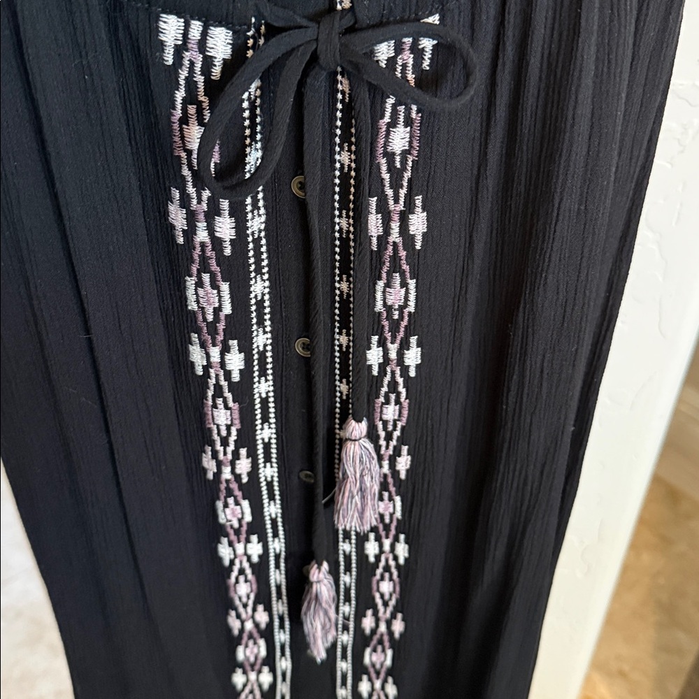 Knox Rose Black and White Maxi Dress - Picture 3 of 6